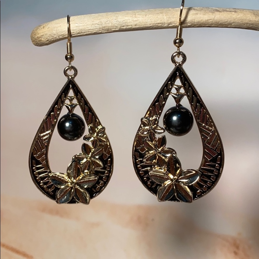 Plumeria and shell pearl earrings